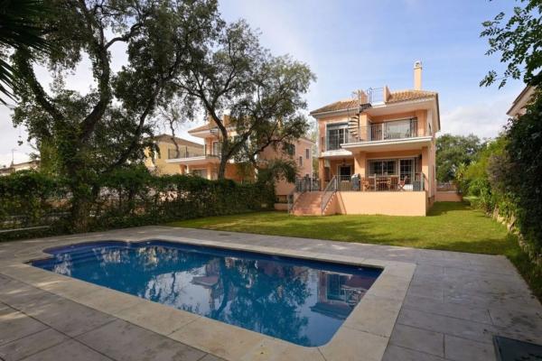Independent chalet for sale in Barrio El Rosario-Ricmar, Marbella
photo 1