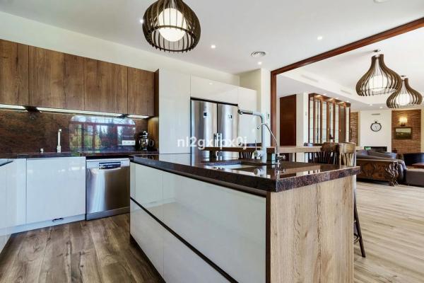 Independent chalet for sale in Calle los Claveles, Marbella
photo 1