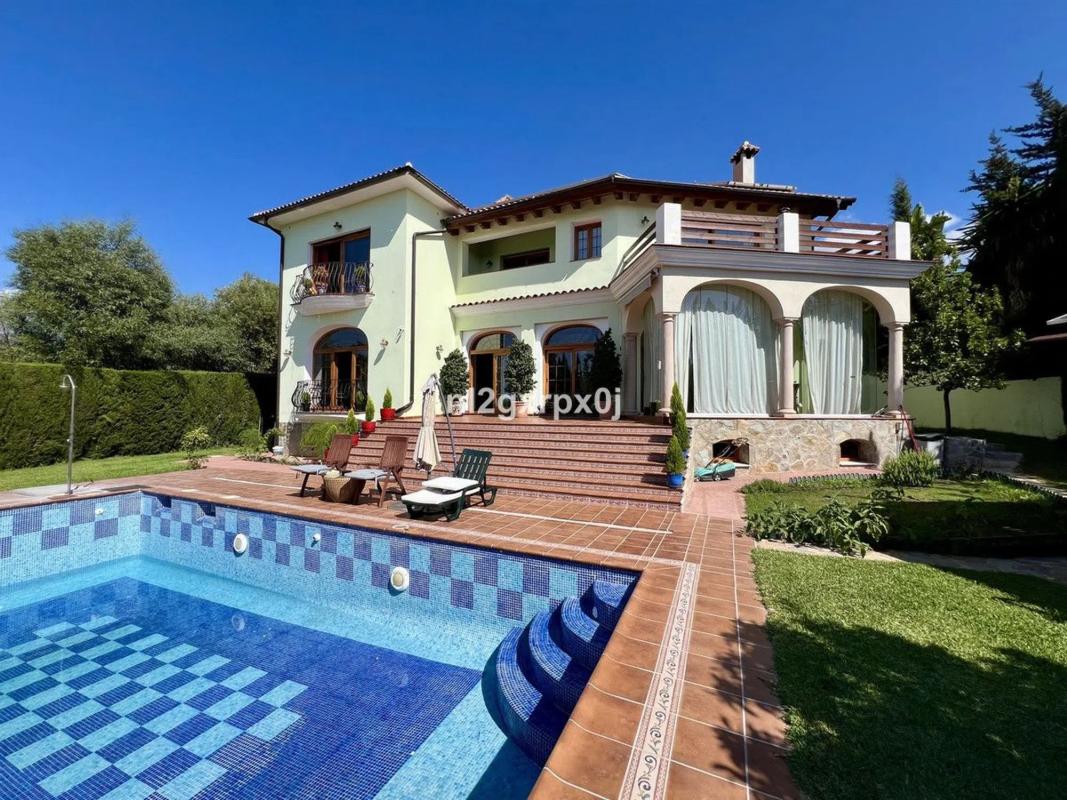 Venta de chalet independiente en Calle los Claveles, Marbella
 photo 3