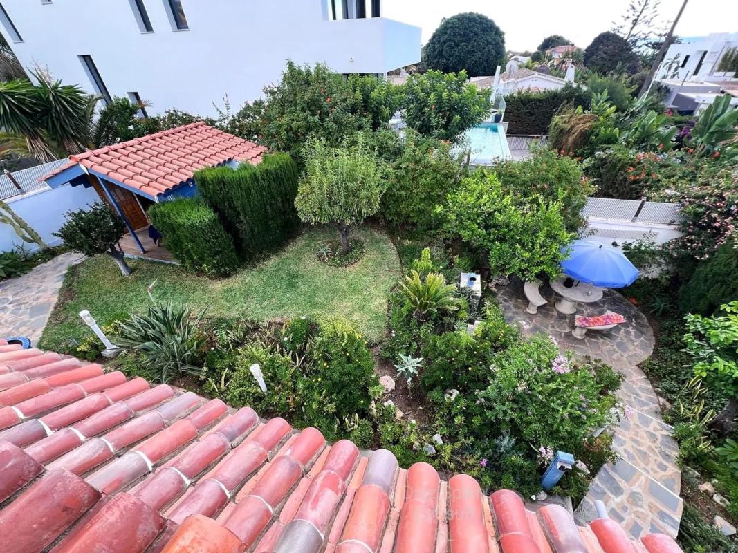 Sprzedaż niezależnego domku jednorodzinnego w  CL BERLIN-COSTABELLA, Marbella photo 2