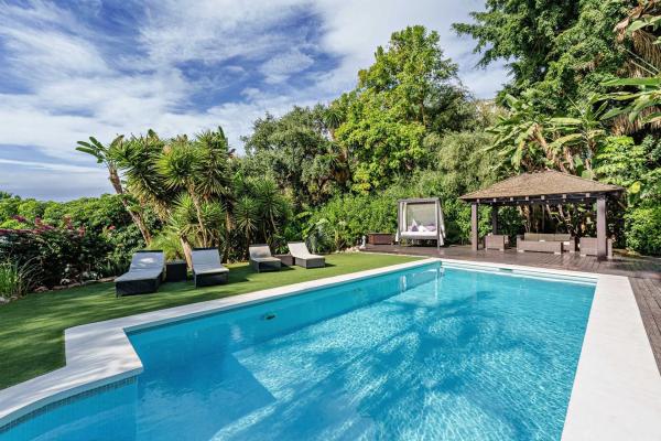 Independent chalet for sale in Calle las Granadas, 338 b, Marbella
photo 1