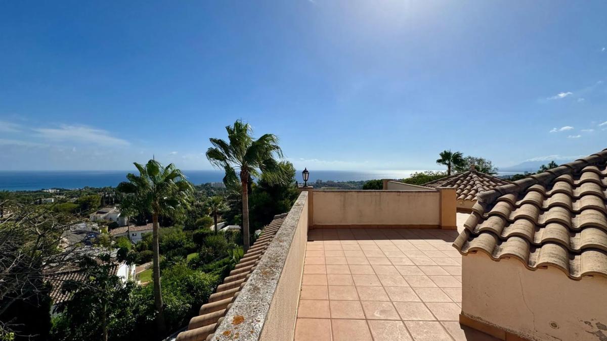 Sprzedaż niezależnego domku jednorodzinnego w  Barrio El Rosario-Ricmar, Marbella photo 5