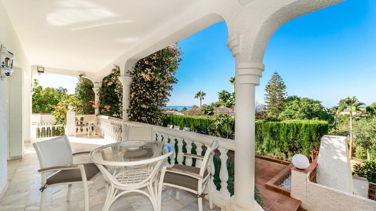 Venta de chalet independiente en Urbanización el Rosario, Marbella
photo 3