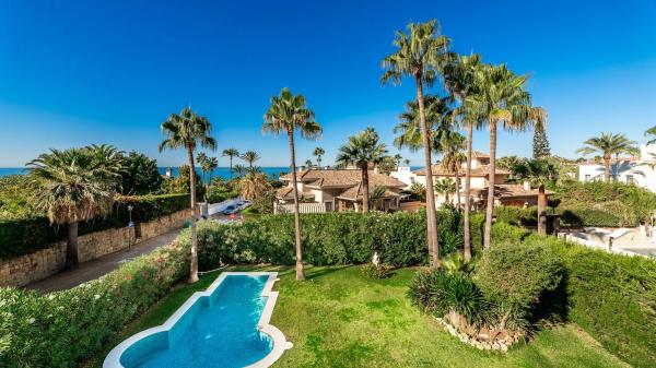 Independent chalet for sale in Avenida del Limonar, Marbella
 photo 4