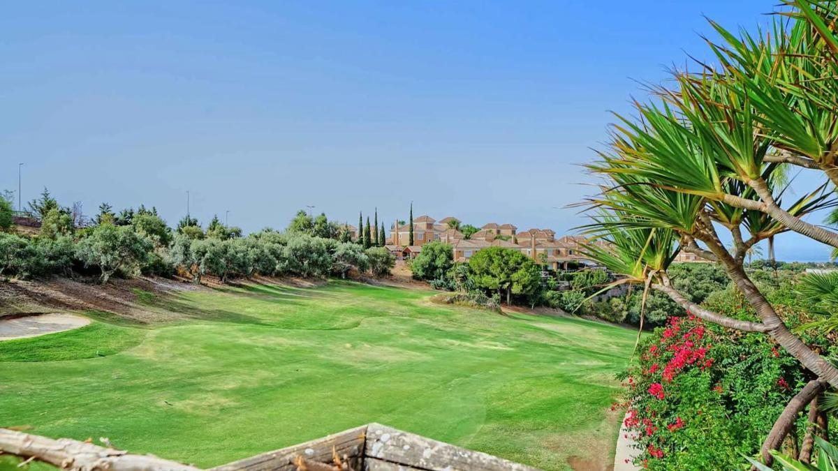 Продажа отдельного шале в  Lugar Urbanizacion Santa Clara Golf, Марбелла photo 4