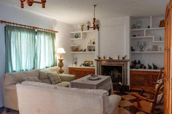 Independent chalet for sale in Calle Madroño, Marbella
photo 1