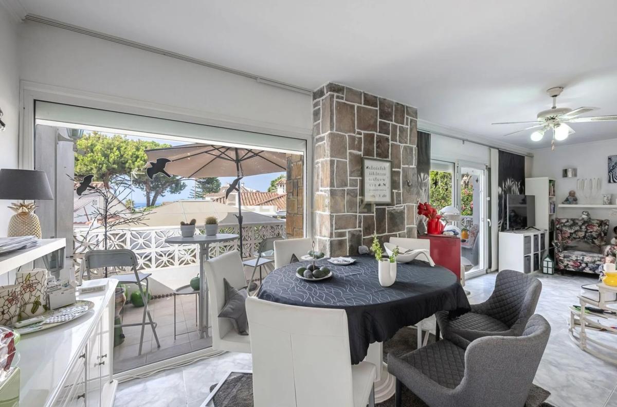 Sprzedaż niezależnego domku jednorodzinnego w  Urbanización Costabella, Marbella photo 5