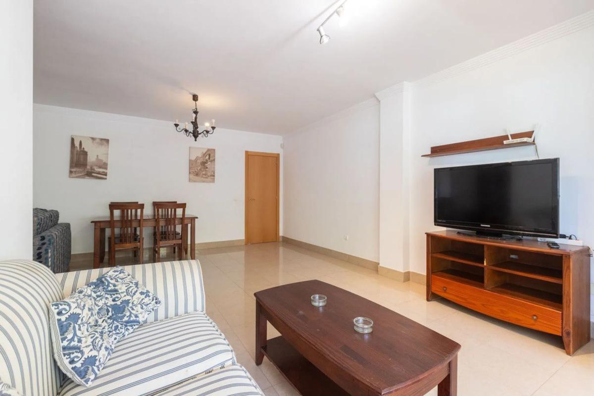 Venta de piso en Barrio El Rosario-Ricmar, Marbella
 photo 2