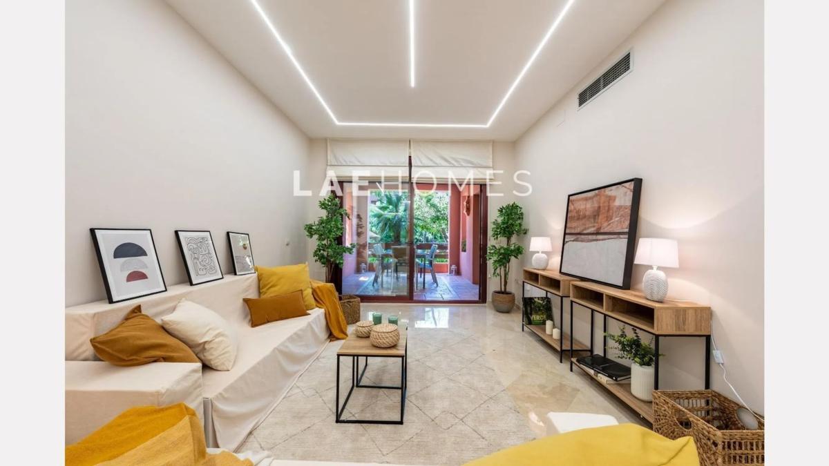 Venta de piso en Barrio Las Chapas-Alicate Playa, Marbella
 photo 2