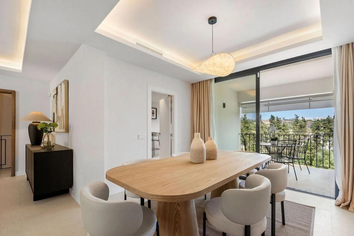 Продажа таунхауса в  Calle Los Olivos de Aloha , Марбелла photo 2