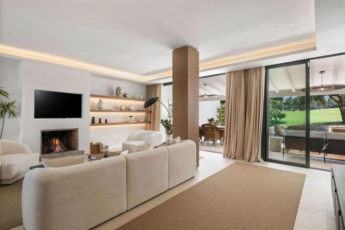 Продажа таунхауса в  Calle Los Olivos de Aloha , Марбелла photo 4