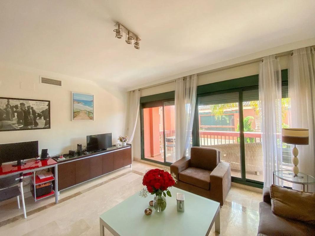 Venta de piso en Barrio Las Chapas-Alicate Playa, Marbella
 photo 3