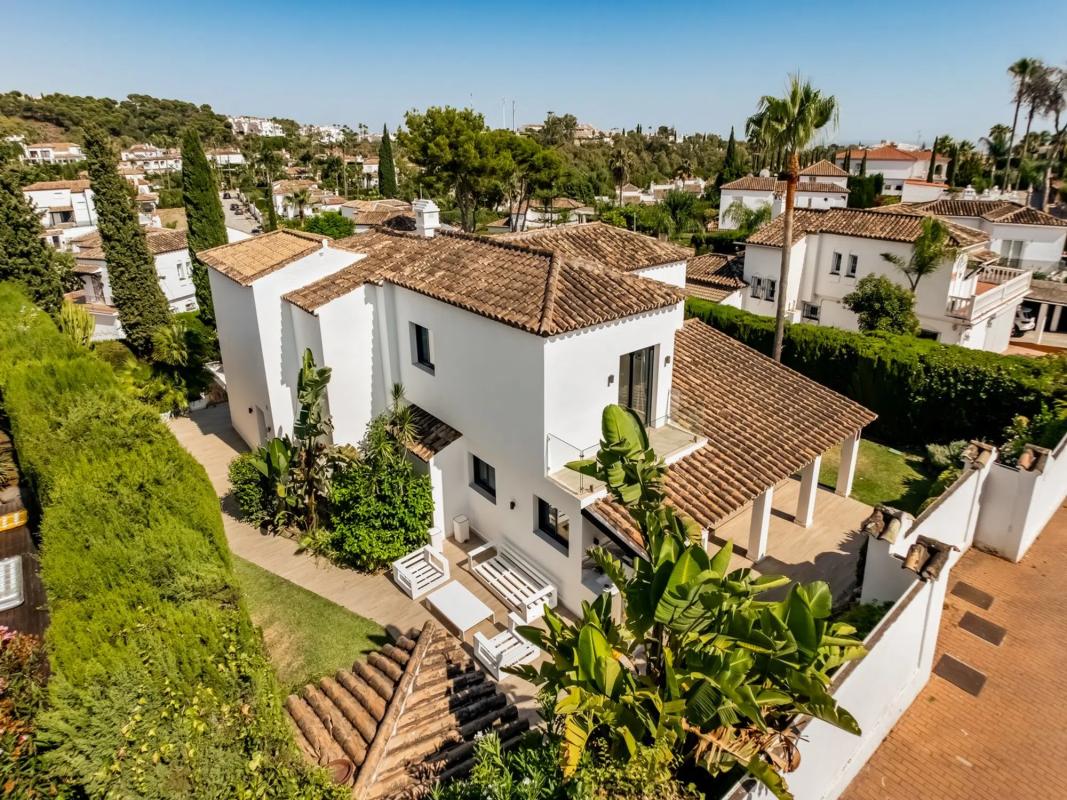 Sprzedaż niezależnego domku jednorodzinnego w Calle Eagle, Marbella photo 2