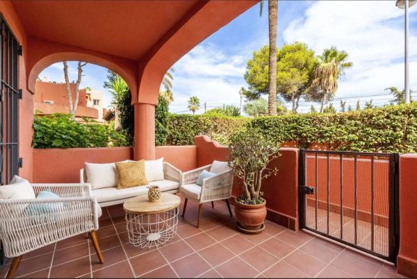 Apartment for sale in  Avenida Andasol, Marbella photo 2