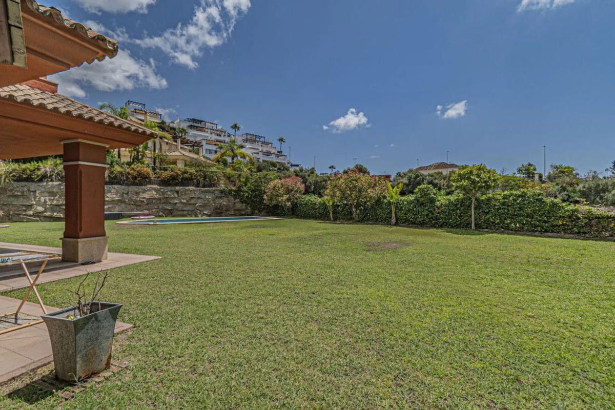 Sprzedaż niezależnego domku jednorodzinnego w Calle Birdie, Marbella photo 3
