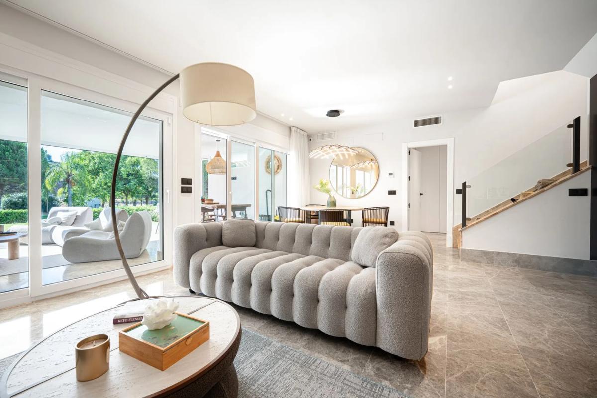 Venta de chalet adosado en Calle Birdie , Marbella photo 1