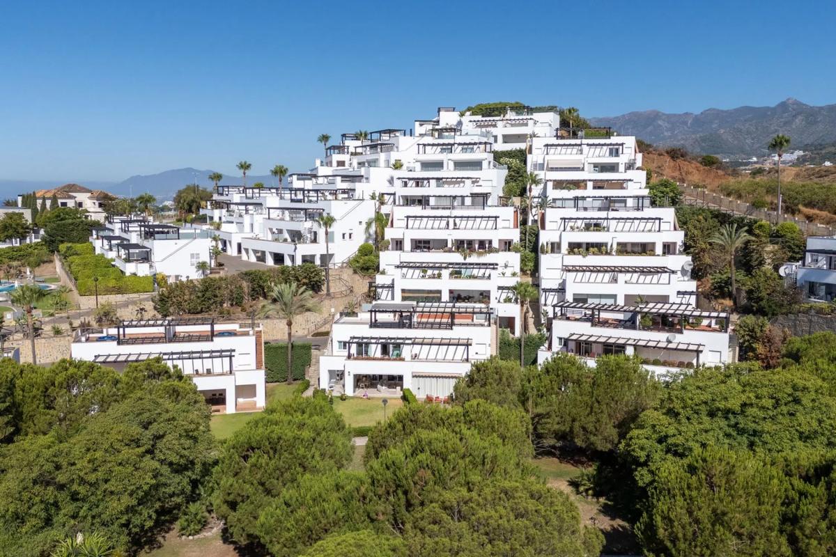 Venta de chalet adosado en Calle Birdie , Marbella photo 3