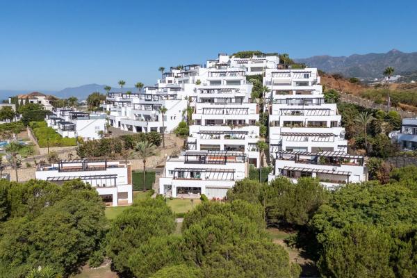 Chalet adosado en venta en  Calle Birdie , Marbella photo 3
