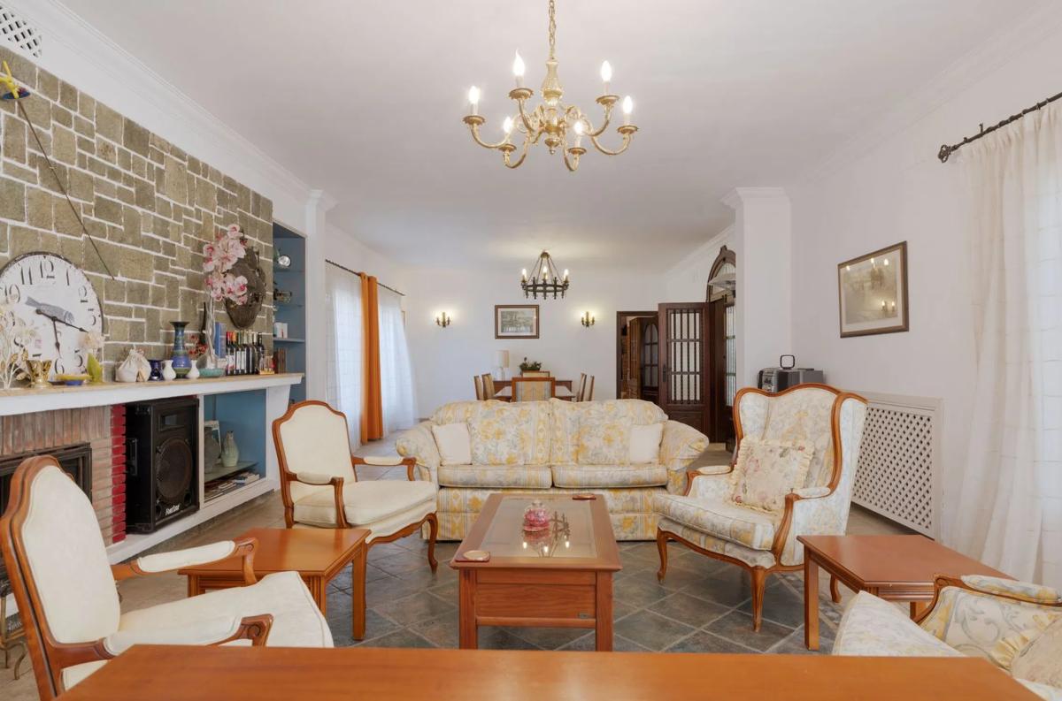 Продажа отдельного шале в  Barrio El Rosario-Ricmar, Марбелла photo 4