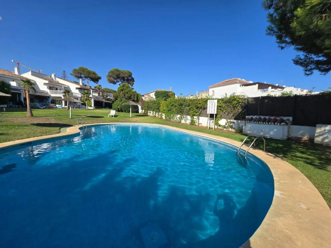 Продажа таунхауса в  Avenida Playas Andaluzas , Марбелла photo 4