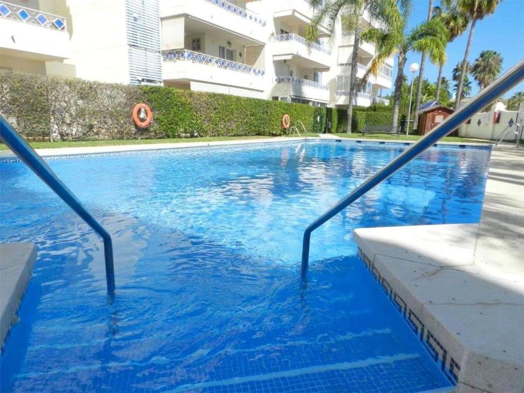 Sale of apartment in Barrio Las Chapas-Alicate Playa, Marbella
photo 1