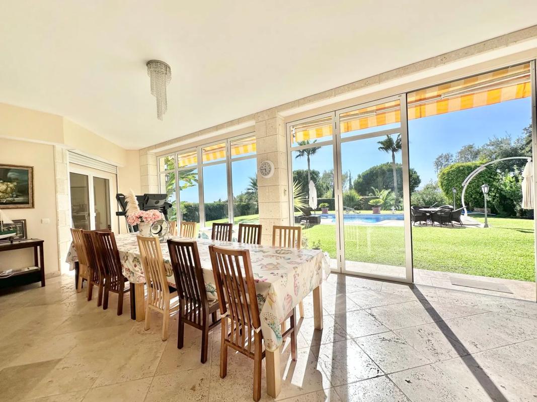 Sprzedaż niezależnego domku jednorodzinnego w  Calle Algarrobos los, Marbella photo 2
