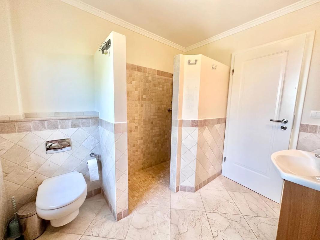 Sprzedaż niezależnego domku jednorodzinnego w  Calle Algarrobos los, Marbella photo 4