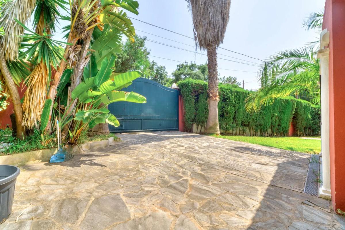 Sprzedaż niezależnego domku jednorodzinnego w  Urbanización el Rosario, 38, Marbella photo 2