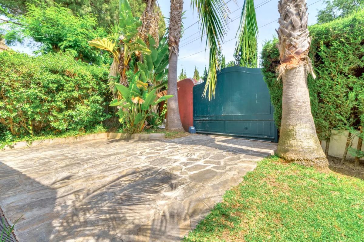 Sprzedaż niezależnego domku jednorodzinnego w  Urbanización el Rosario, 38, Marbella photo 4