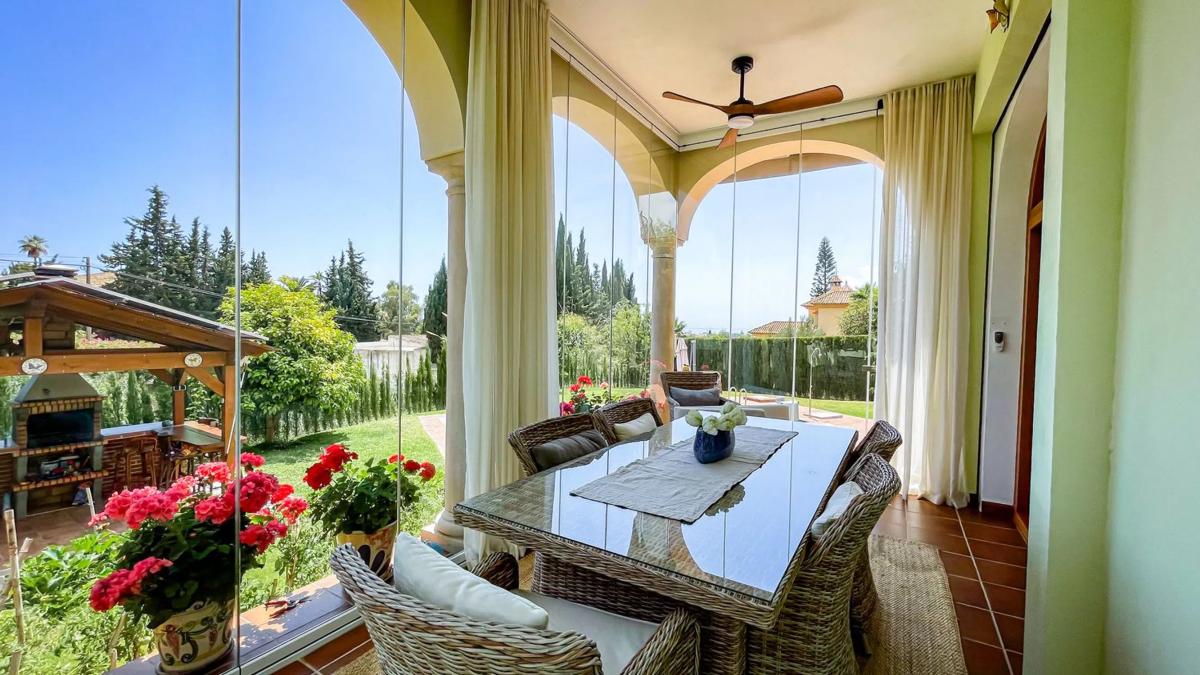 Sprzedaż niezależnego domku jednorodzinnego w Urbanización el Rosario, Marbella photo 1