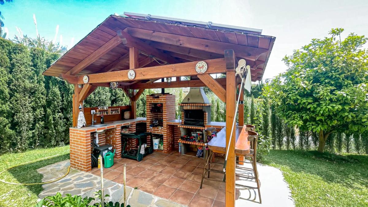 Sprzedaż niezależnego domku jednorodzinnego w Urbanización el Rosario, Marbella photo 3