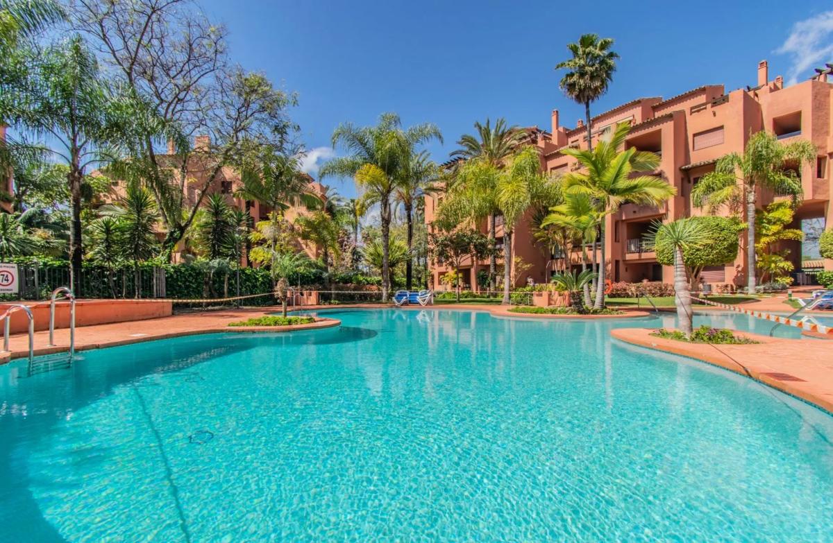 Sale of apartment in Urbanizacion Alicate Playa, Marbella
 photo 5
