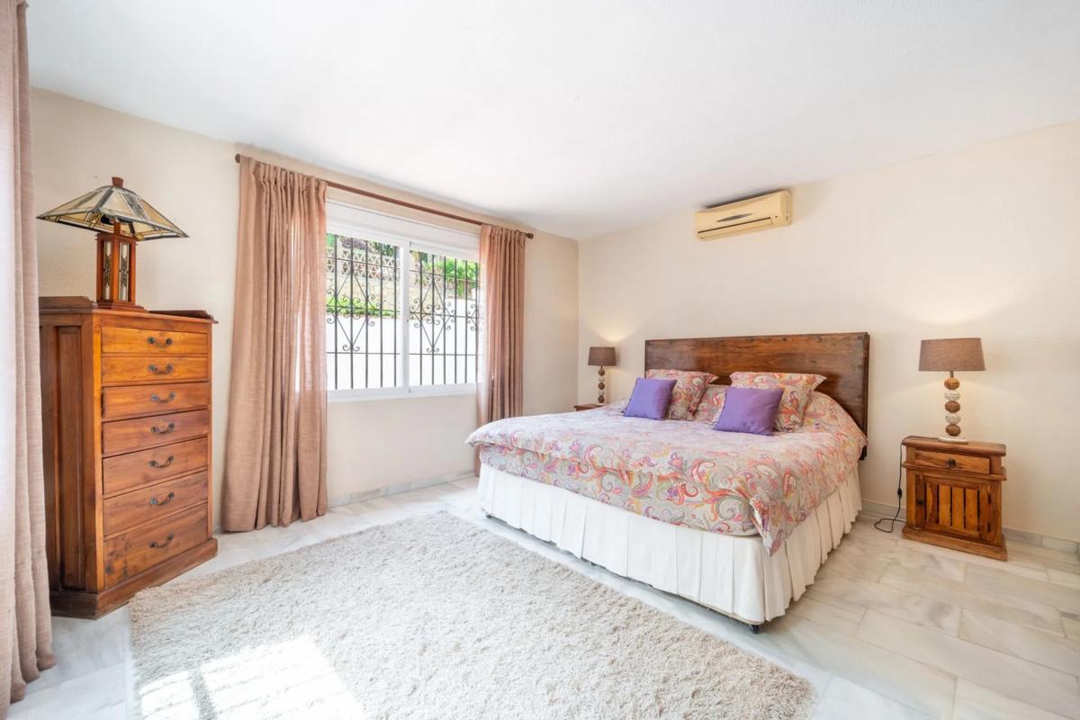 Продажа отдельного шале в  Barrio El Rosario-Ricmar, Марбелла photo 4