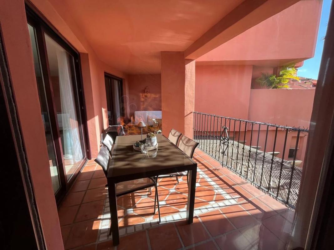 Sale of apartment in Barrio Las Chapas-Alicate Playa, Marbella
photo 4