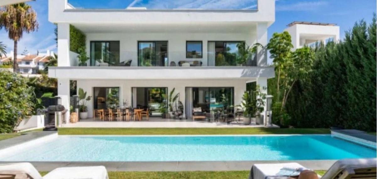Venta de chalet independiente en Calle las Gardenias s/n, Marbella
photo 1