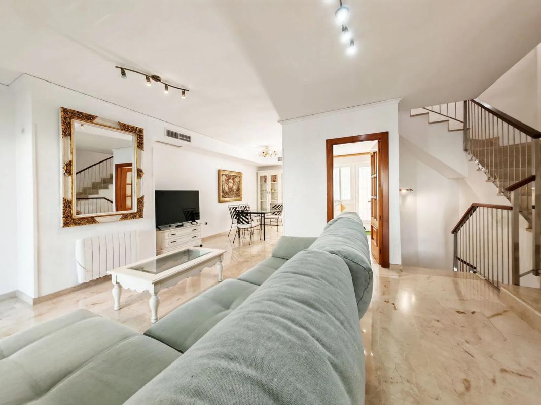 Venta de chalet adosado en Barrio Las Chapas-Alicate Playa , Marbella photo 2