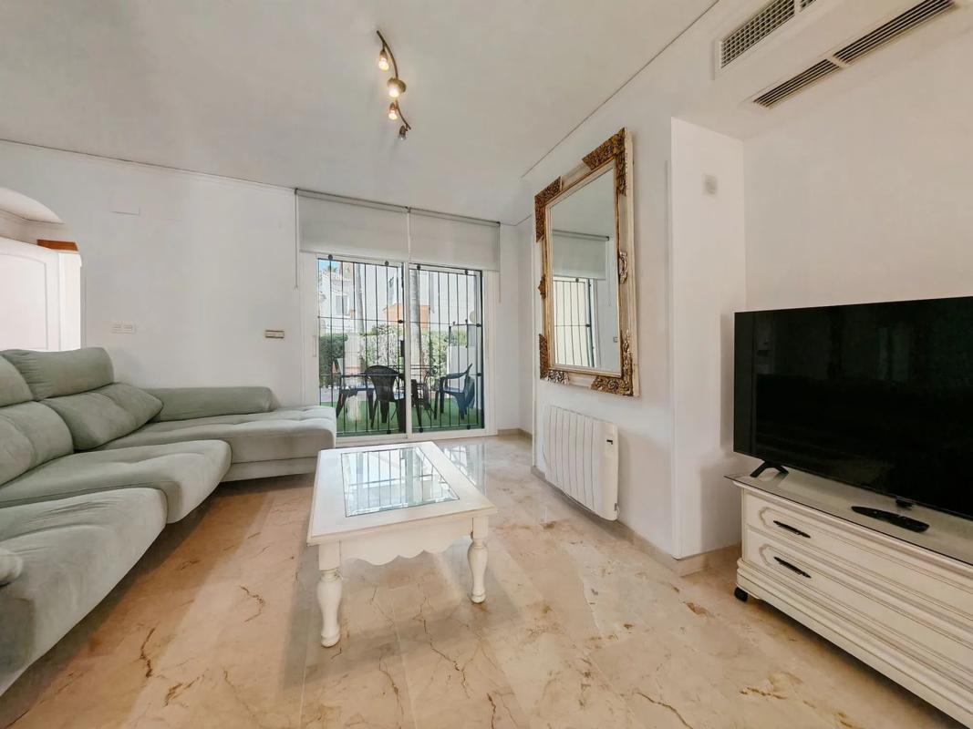 Venta de chalet adosado en Barrio Las Chapas-Alicate Playa , Marbella photo 3