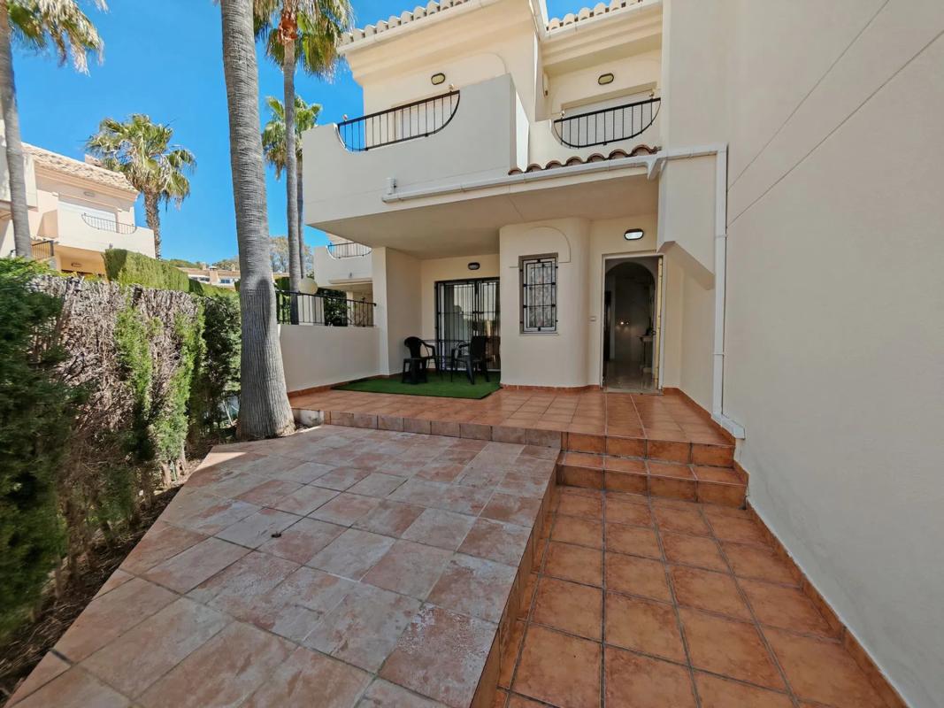 Venta de chalet adosado en Barrio Las Chapas-Alicate Playa , Marbella photo 4