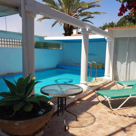 Частный шале на продаже в  Calle Costa del Sol, Марбелла photo 1