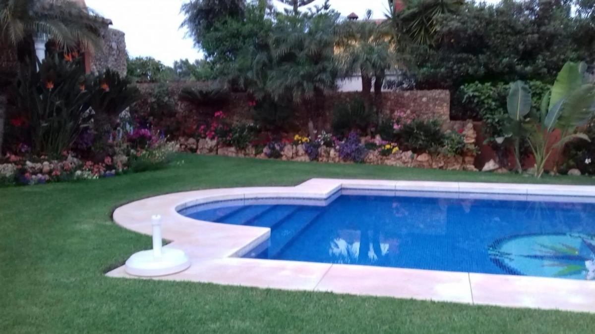 Sale of independent chalet in Barrio El Rosario-Ricmar, Marbella
photo 1