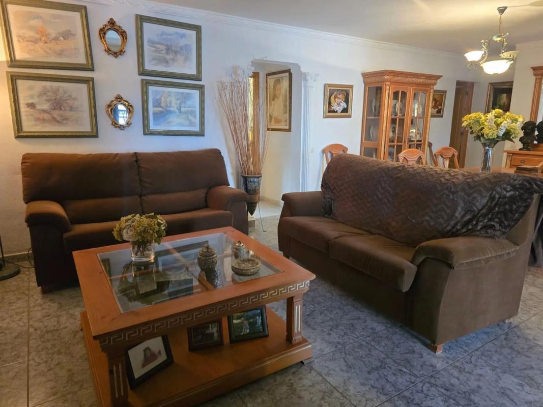 Sale of independent chalet in Barrio El Rosario-Ricmar, Marbella
photo 5