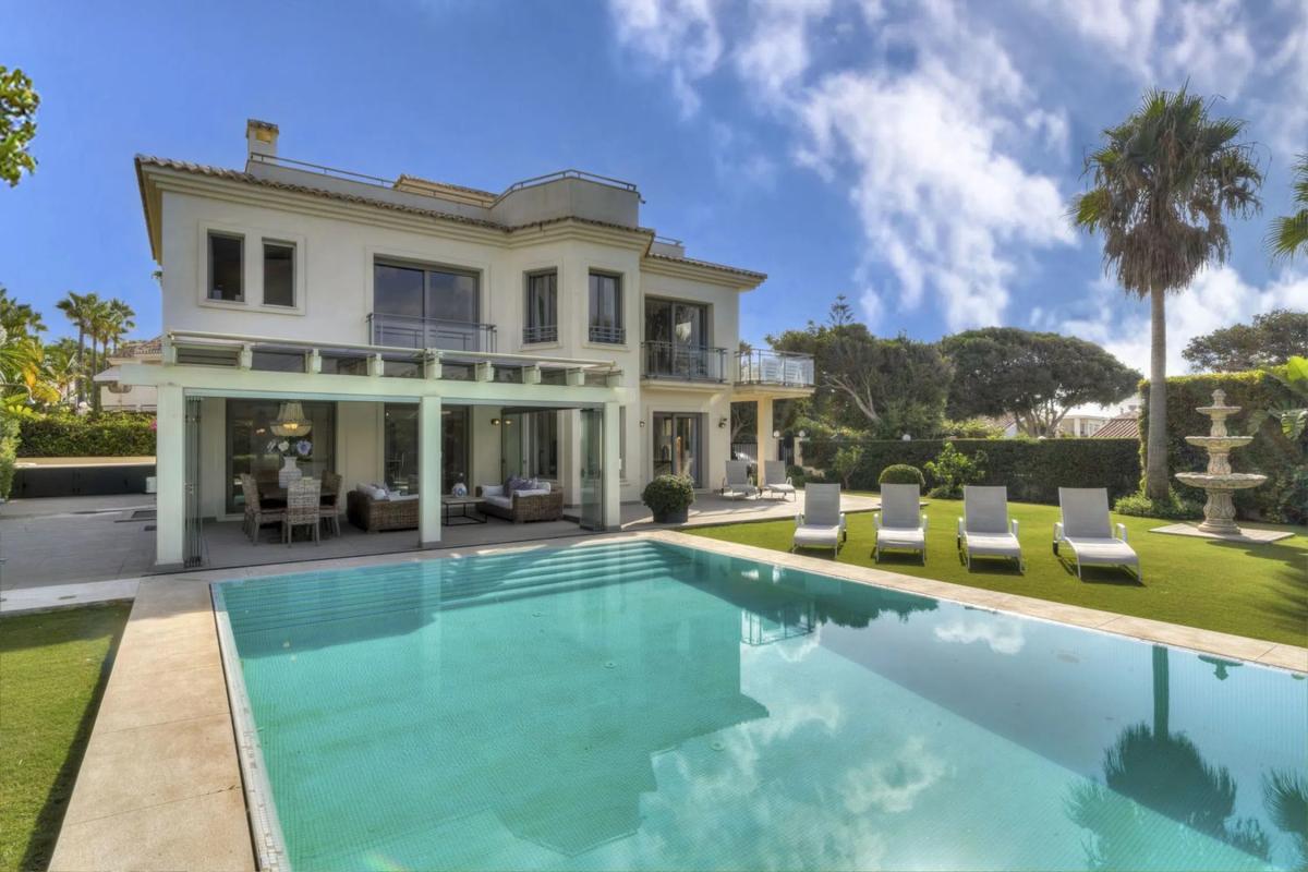 Venta de chalet independiente en Urbanización Costabella, Marbella
photo 5