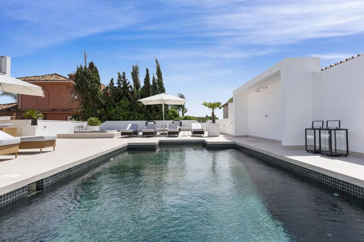 Sale of independent chalet in C./ Orquidea, 62, Marbella
photo 5