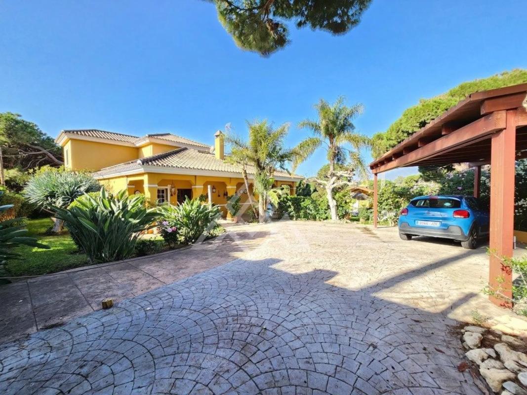 Venta de chalet independiente en Camino de los Leñadores, 87 -86, Marbella
photo 2