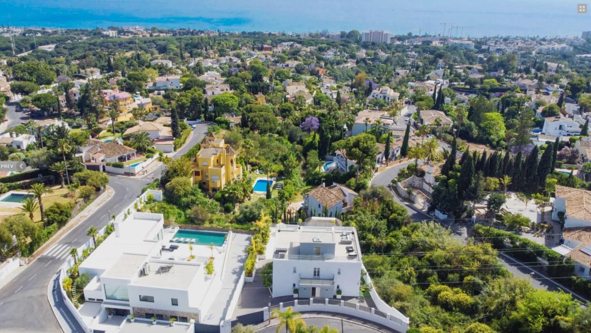 Venta de chalet independiente en Barrio El Rosario-Ricmar, Marbella
photo 1