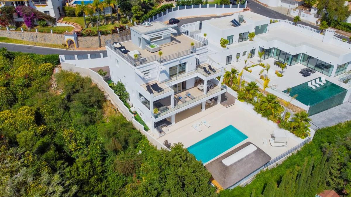 Venta de chalet independiente en Barrio El Rosario-Ricmar, Marbella
 photo 2