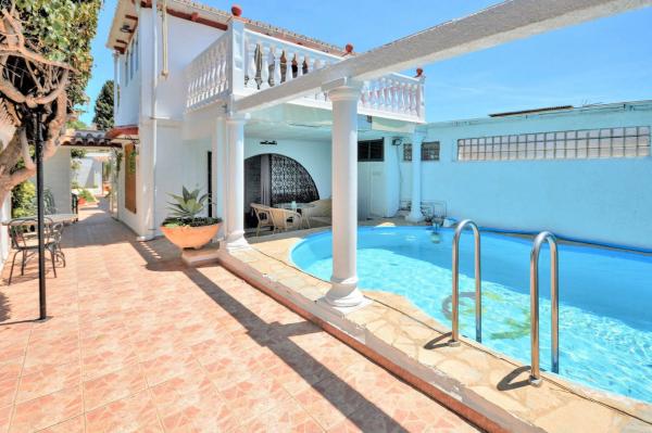 Chalet pareado photo 1