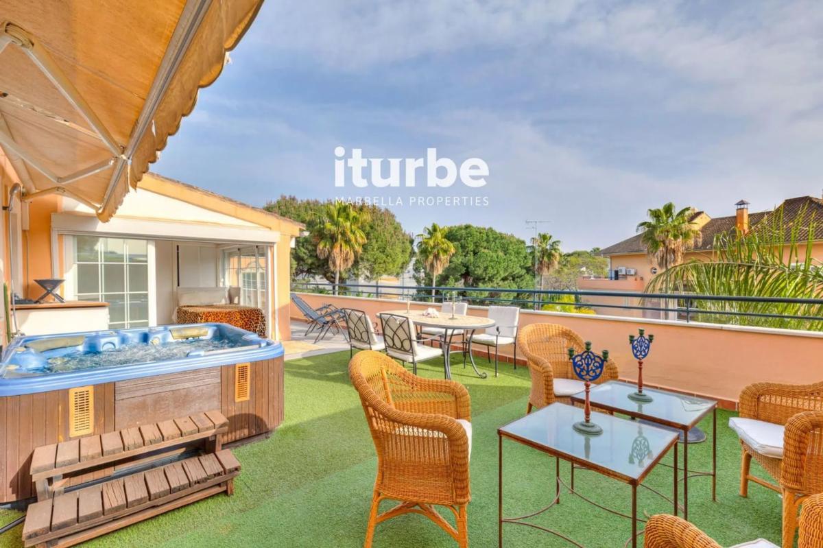 Penthouse sale in  Calle Pino Real, 3, Marbella photo 2
