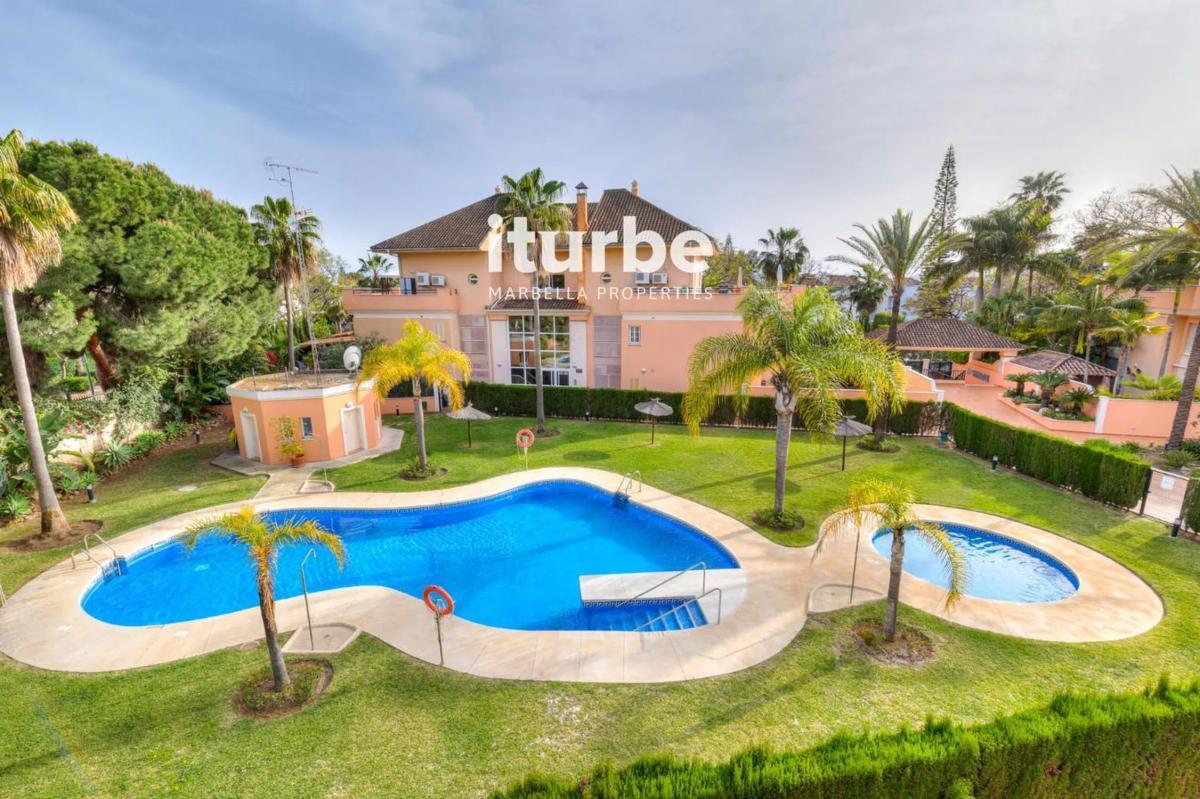 Penthouse sale in  Calle Pino Real, 3, Marbella photo 3