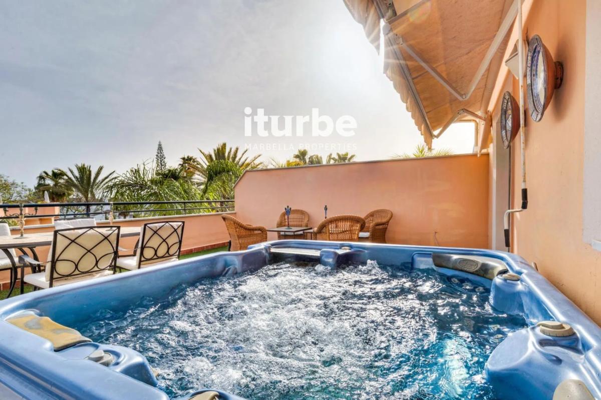 Penthouse sale in  Calle Pino Real, 3, Marbella photo 5